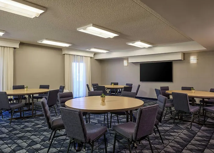 Courtyard By Marriott Phoenix North